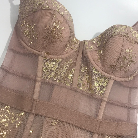 Damaged Victoria’s Secret Shine Lace Corset - Picture 15 of 17